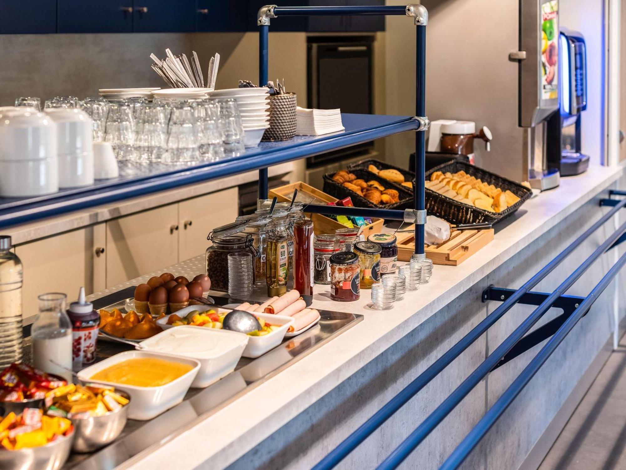 Ibis Budget Villefranche Limas المظهر الخارجي الصورة