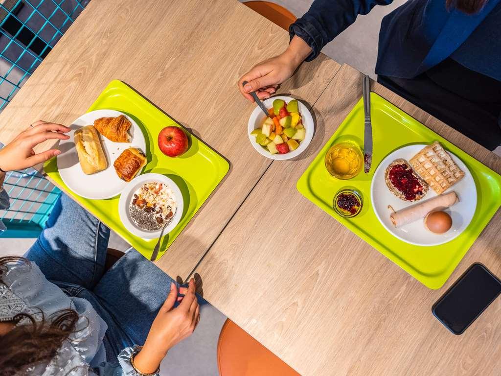 Ibis Budget Villefranche Limas المطعم الصورة